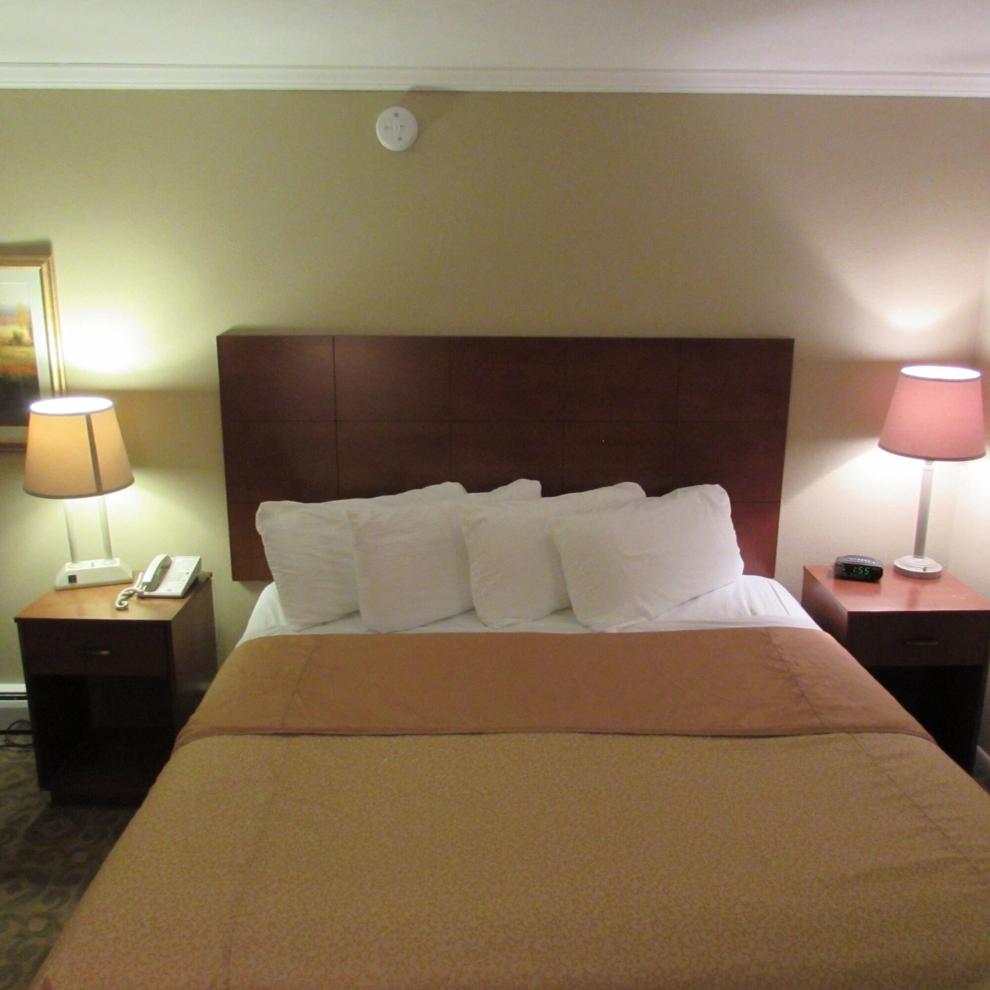 Magnuson Grand Pioneer Inn And Suites Escanaba Ngoại thất bức ảnh