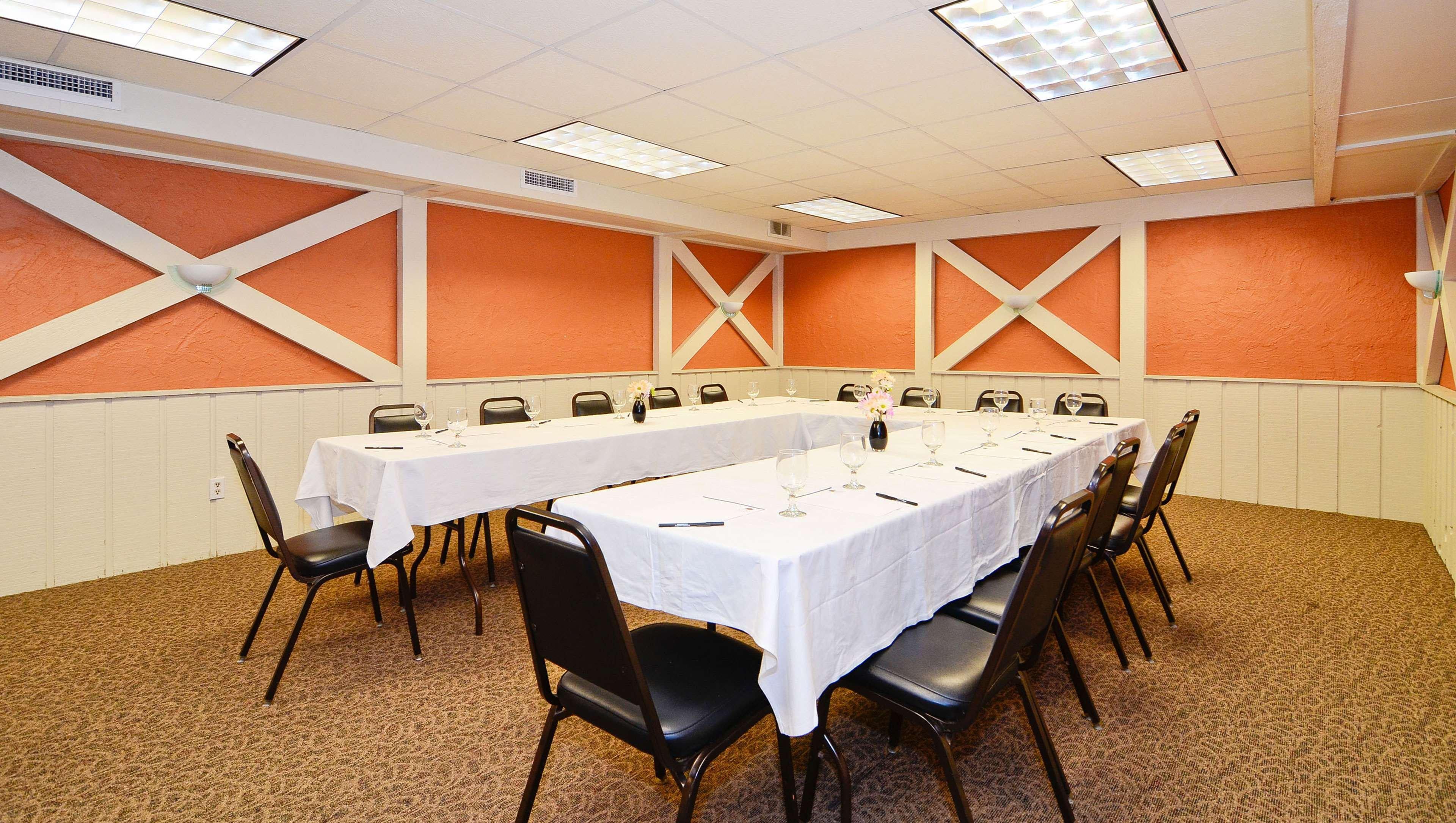 Magnuson Grand Pioneer Inn And Suites Escanaba Ngoại thất bức ảnh