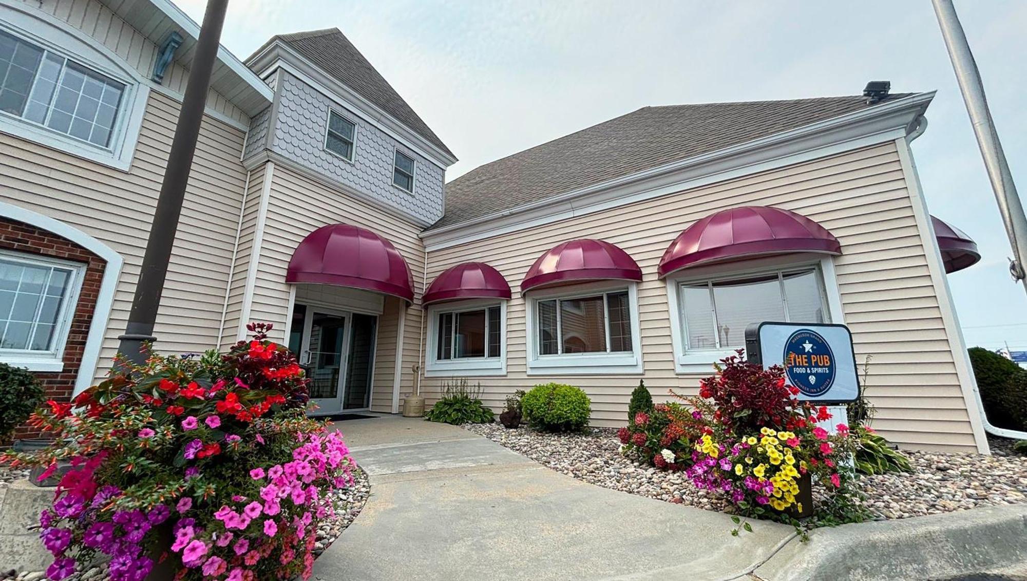 Magnuson Grand Pioneer Inn And Suites Escanaba Ngoại thất bức ảnh