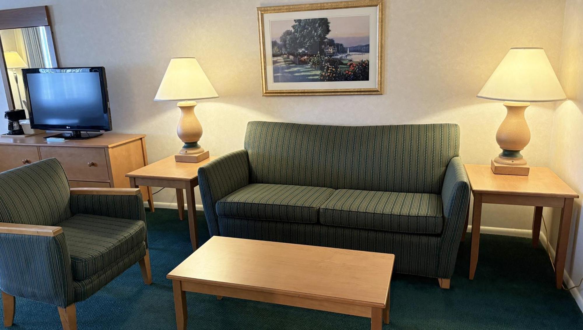 Magnuson Grand Pioneer Inn And Suites Escanaba Ngoại thất bức ảnh