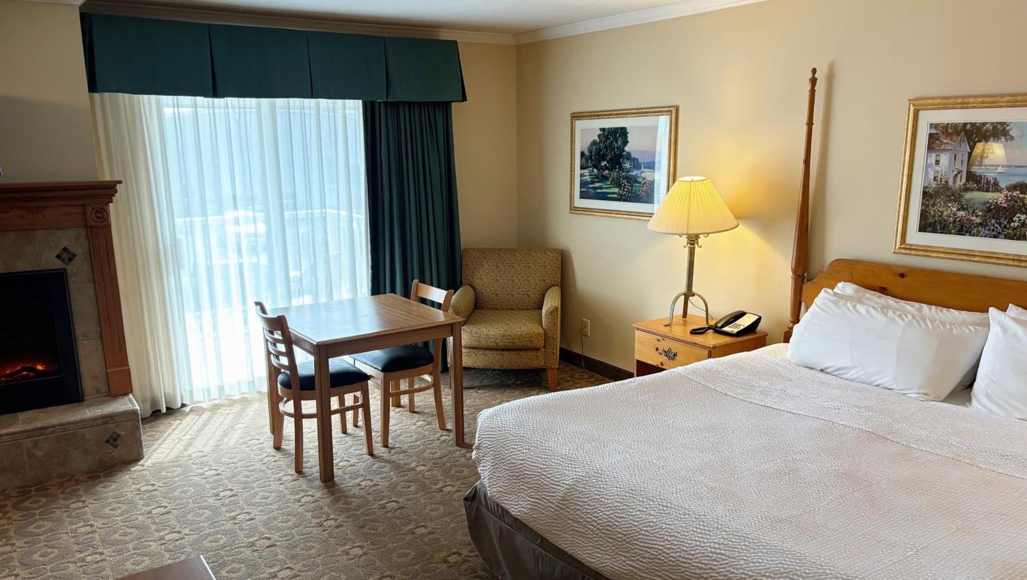 Magnuson Grand Pioneer Inn And Suites Escanaba Ngoại thất bức ảnh