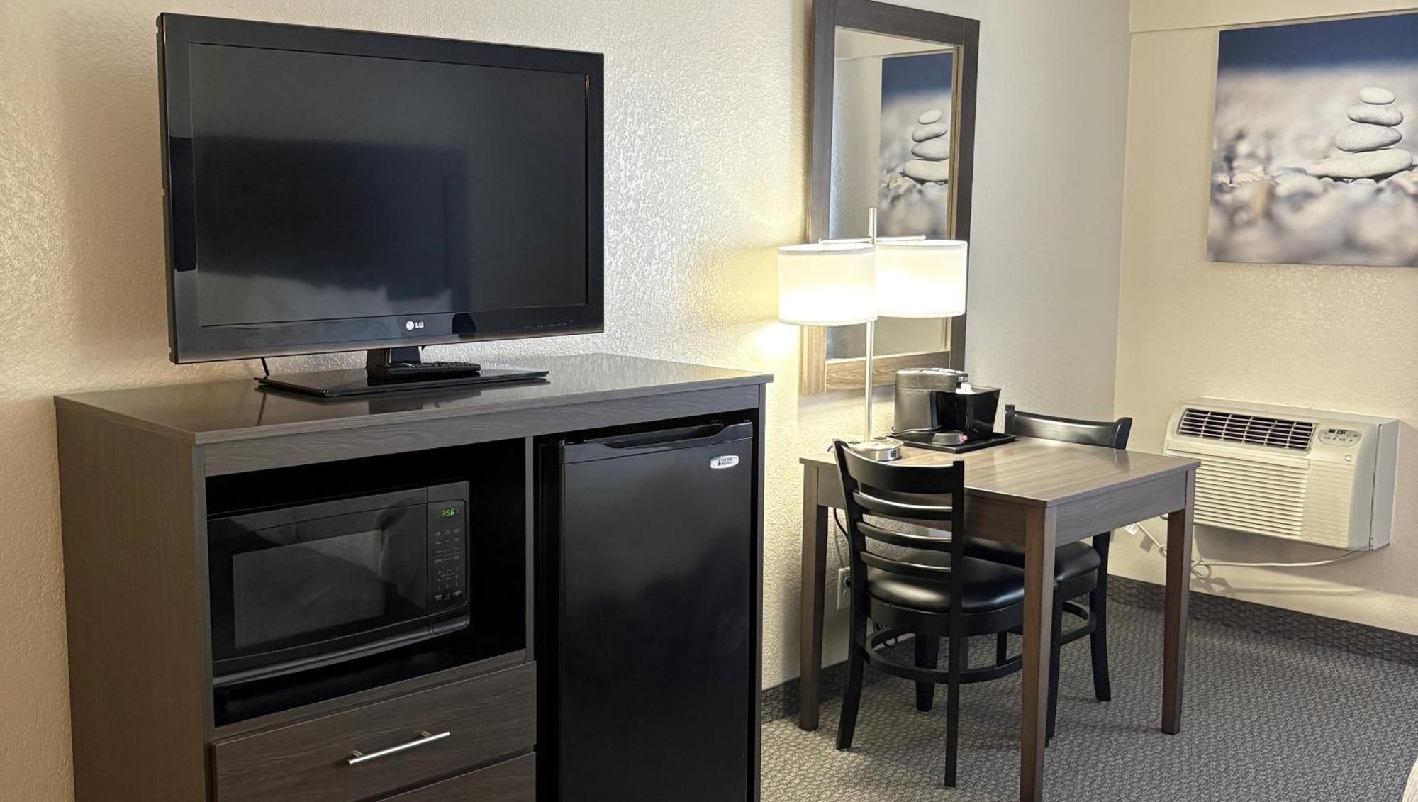 Magnuson Grand Pioneer Inn And Suites Escanaba Ngoại thất bức ảnh