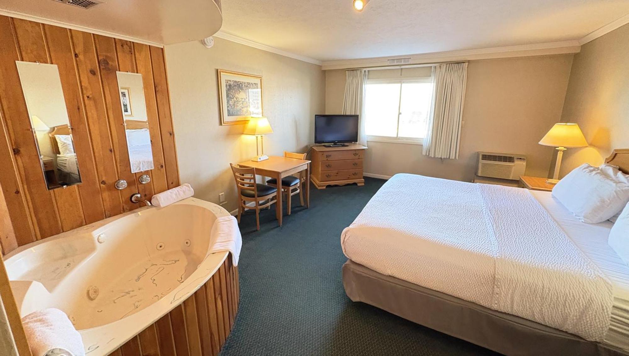 Magnuson Grand Pioneer Inn And Suites Escanaba Ngoại thất bức ảnh