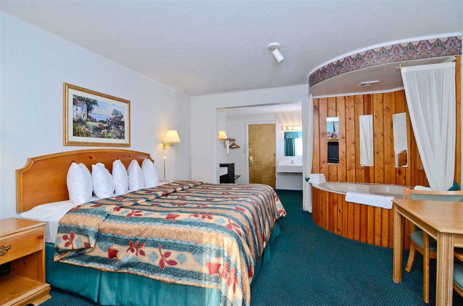 Magnuson Grand Pioneer Inn And Suites Escanaba Phòng bức ảnh