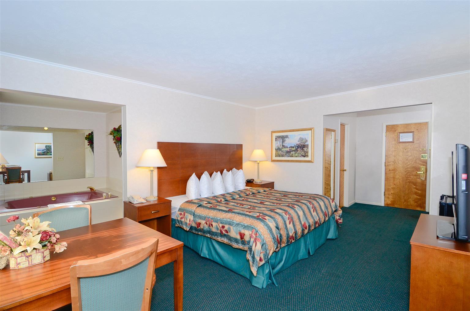 Magnuson Grand Pioneer Inn And Suites Escanaba Phòng bức ảnh