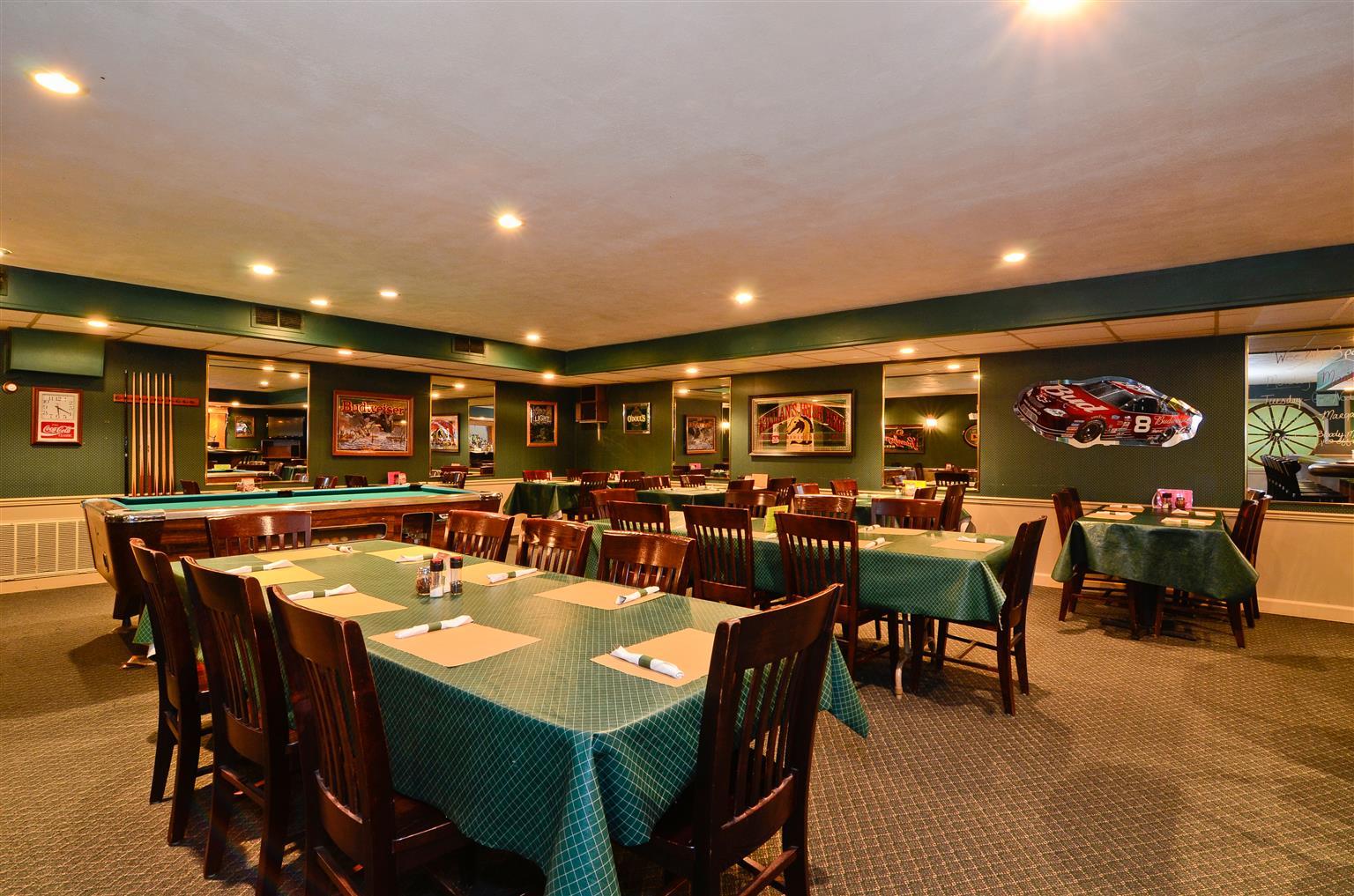 Magnuson Grand Pioneer Inn And Suites Escanaba Ngoại thất bức ảnh